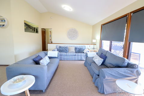 Anglers Abode - Sunshine Coast Guide 1