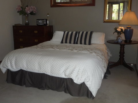 Apartments On-The-Park: Studio 35 - Sunshine Coast Guide 1