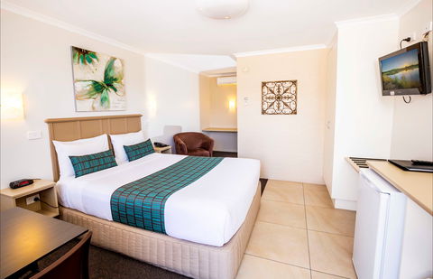 Apple And Grape Motel - Sunshine Coast Guide 1