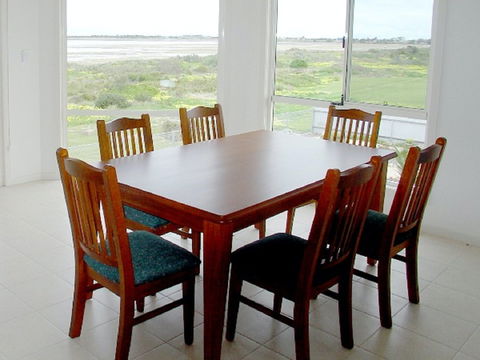 Arabesque Villa 2 - Sunshine Coast Guide 2