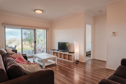 Aruma Executive Holiday Home - Sunshine Coast Guide 2