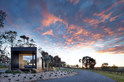 Cadole Avalon - Sunshine Coast Guide 0
