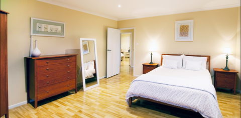 Chrismont Guest House - Sunshine Coast Guide 0