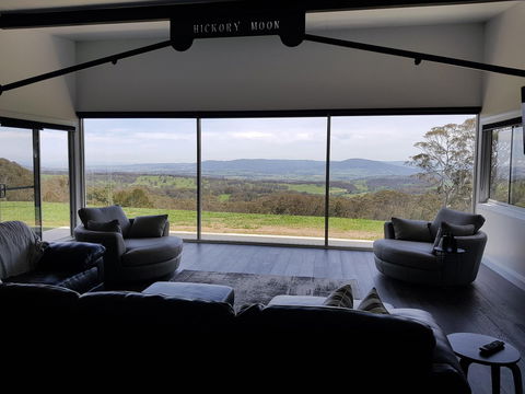 Hickory Moon - Sunshine Coast Guide 2
