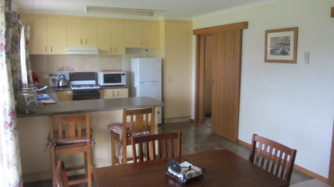 Port Pitstop Cottage - Sunshine Coast Guide 2