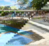 Sportsman Inn Motel - Sunshine Coast Guide