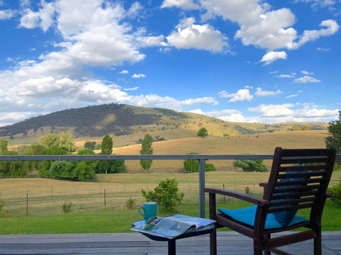 Adelong Valley Farm Stays - Moorallie Cottage - Sunshine Coast Guide 0