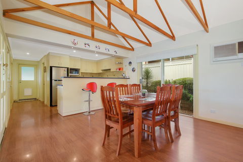 Alpine Vista - Sunshine Coast Guide 2
