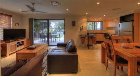 Amarco - Sunshine Coast Guide 1
