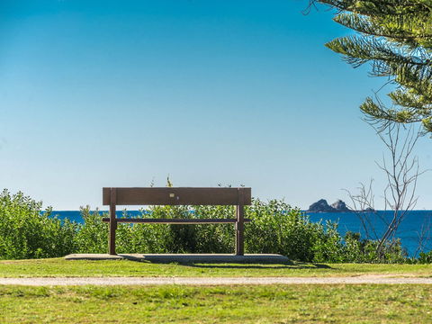 Apartment Two Surfside - Sunshine Coast Guide 0