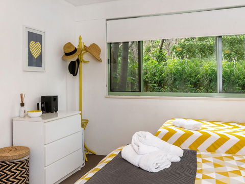 Apartment Two Surfside - Sunshine Coast Guide 1