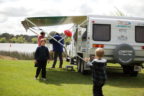 Beaufort Lake Caravan Park - Sunshine Coast Guide 1