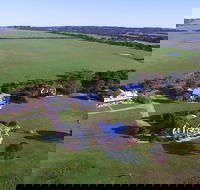 Bear Gully Coastal Cottages - Sunshine Coast Guide