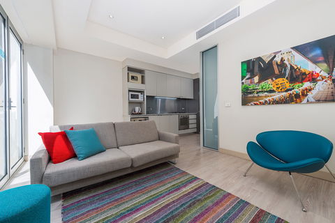 BreakFree On Collins - Sunshine Coast Guide 2