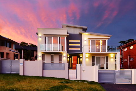Casa Del Mar - Sunshine Coast Guide 1