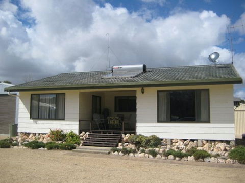 Easto's - Sunshine Coast Guide 0