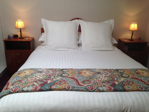 Ellie's Studio Apartment - Sunshine Coast Guide 0