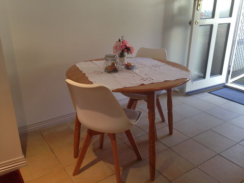 Ellie's Studio Apartment - Sunshine Coast Guide 2