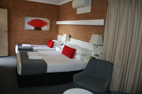 Golden Harvest Motor Inn Moree - Sunshine Coast Guide 0