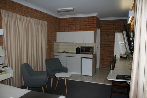Golden Harvest Motor Inn Moree - Sunshine Coast Guide 1