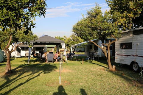 Kismet Riverside Lodge - Sunshine Coast Guide 0