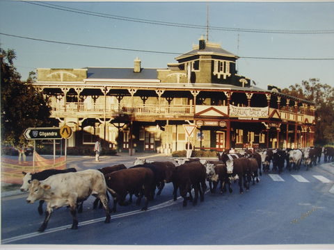 The Commercial Hotel Coonamble - Sunshine Coast Guide 0