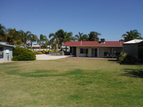 The Palms - Sunshine Coast Guide 0