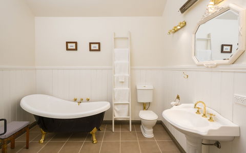 Timboon House & Stables - Sunshine Coast Guide 1