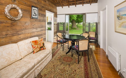 Timboon House & Stables - Sunshine Coast Guide 2
