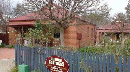 Albury Cottages - Sunshine Coast Guide 0