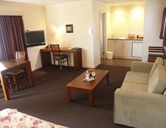 Armidale Pines Motel - Sunshine Coast Guide 3