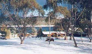 Anglers Reach Lakeside Village - Sunshine Coast Guide 2