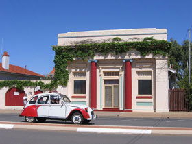 Merredin Bed & Breakfast - Sunshine Coast Guide 0