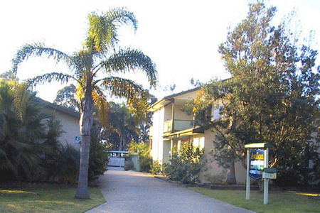 Avalon Holiday Units - Sunshine Coast Guide 0