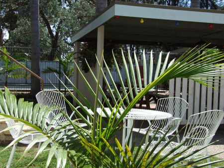 Avalon Holiday Units - Sunshine Coast Guide 2