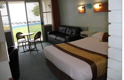 Zorba Motel - Sunshine Coast Guide 3