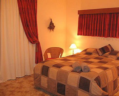 Acacia Grove Holiday House - Sunshine Coast Guide 2