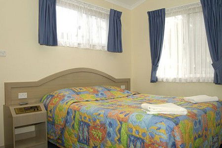 Berrara Beach Holiday Chalets - Sunshine Coast Guide 3