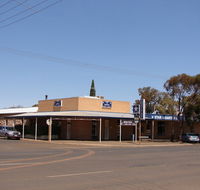 Star and Garter - Sunshine Coast Guide