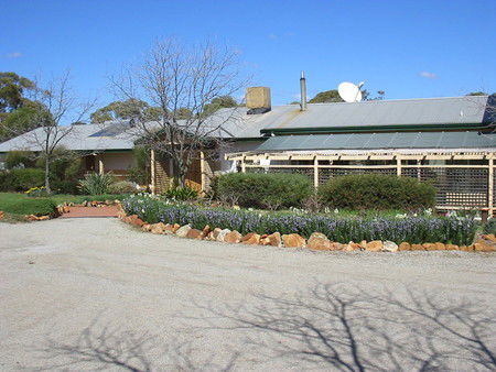Pecan Hill - Sunshine Coast Guide 2