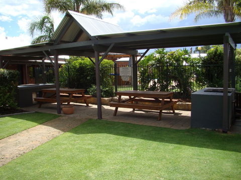 Dunsborough Central Motel - Sunshine Coast Guide 1