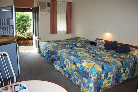 Dunsborough Central Motel - Sunshine Coast Guide 4