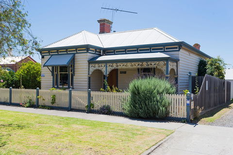 Abaleen House - Sunshine Coast Guide 0