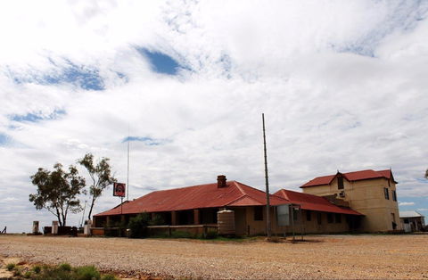 Albert Hotel - Sunshine Coast Guide 0