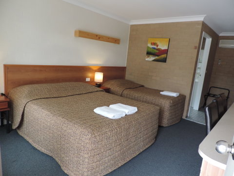 Alexander Motor Inn Moree - Sunshine Coast Guide 1