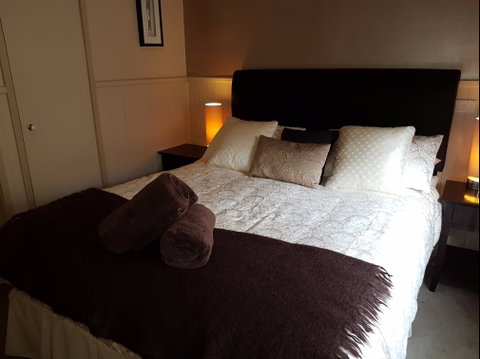 Alpine Country Cottages: Studio 3 - Sunshine Coast Guide 0