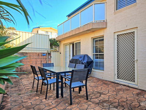 Aqua Shores - Sunshine Coast Guide 1