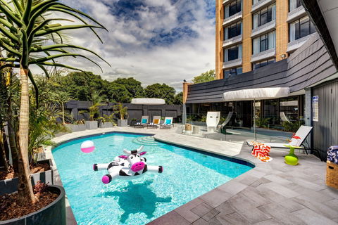 Atura Albury - Sunshine Coast Guide 1