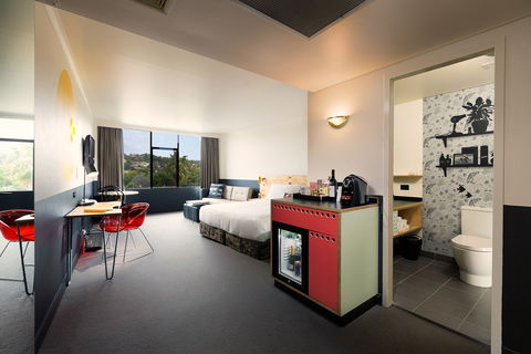 Atura Albury - Sunshine Coast Guide 2