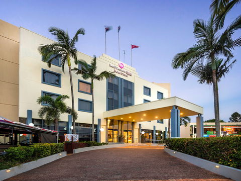 Best Western Plus Hotel Diana - Sunshine Coast Guide 0